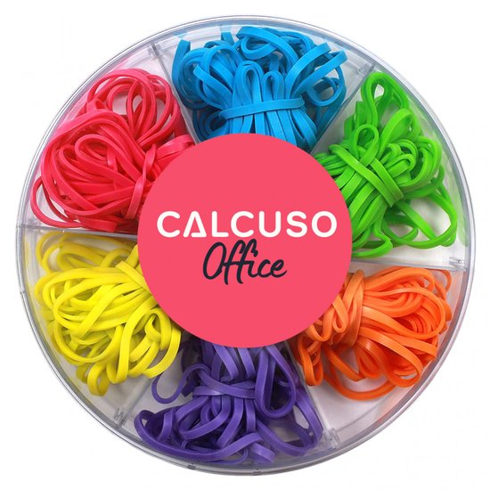 Een ronde bak met zes kleuren elastiekjes: rood, geel, paars, oranje, groen en blauw. In het midden een roze cirkel met 'CALCUSO Office'.