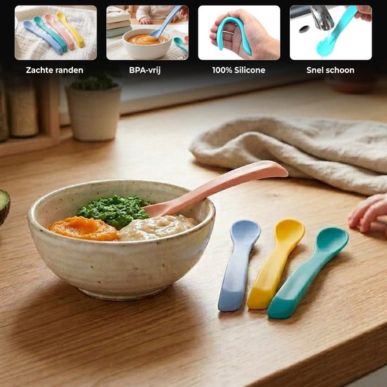 Een kom met babyvoeding en drie siliconen lepels (lichtblauw, geel, turkoois) op een houten aanrecht. Zachte randen, BPA-vrij, 100% siliconen, makkelijk schoon te maken.