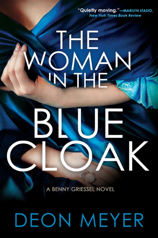 Vrouw in blauwe mantel, met een ring, titel "The Woman in the Blue Cloak"
