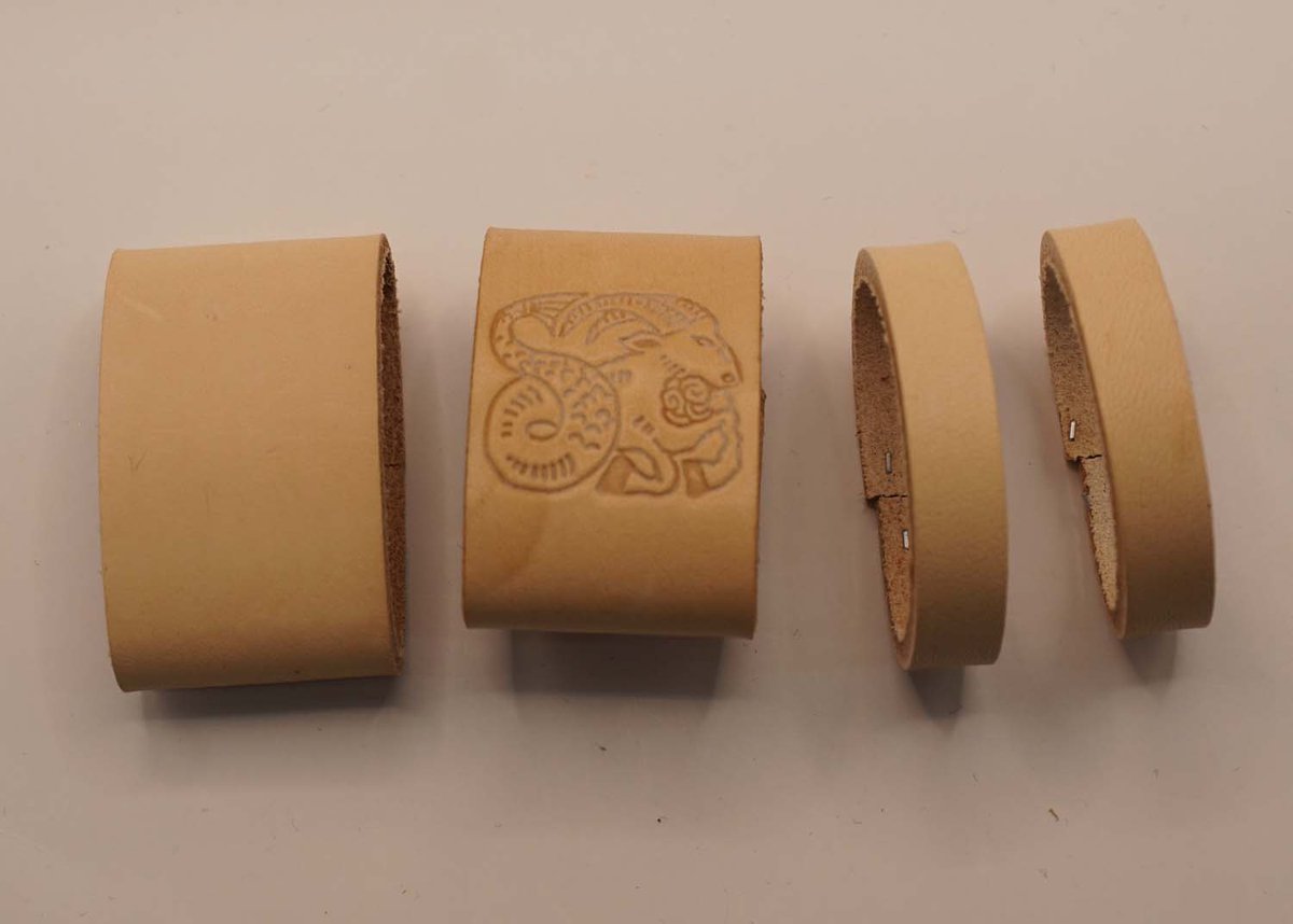 4 Lederen riem lusjes voor broekriem van 4 cm breed 1x sterrenbeeld STEENBOK 3 cm breed, 2x smalle uni 1 cm breed, 1x breed uni 3 cm breed - riem lusjes die je zelf kunt verven - riem lusje vervangen omdat die verloren is