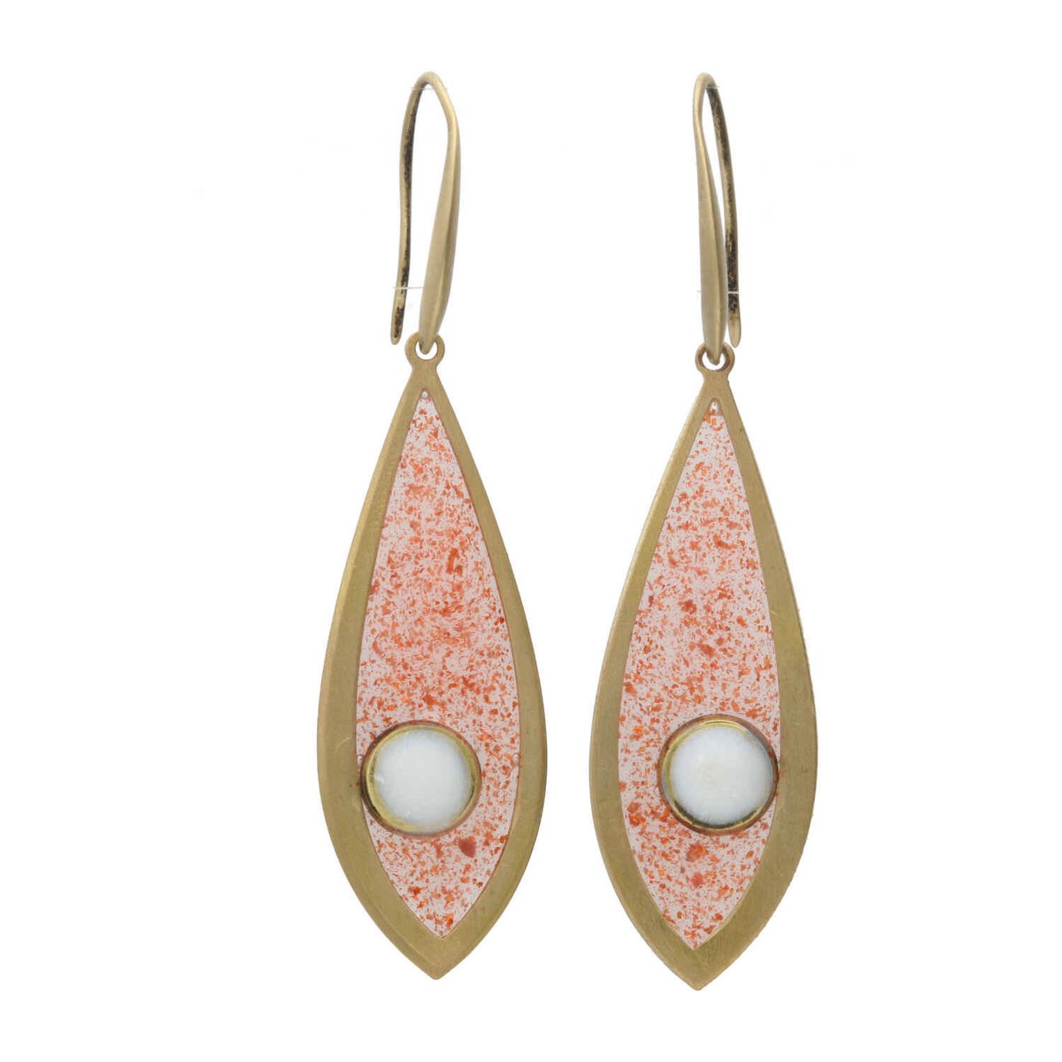 Bela Donaco - Oorbellen – Resin Art – Messing – Zalm Roze druppel
