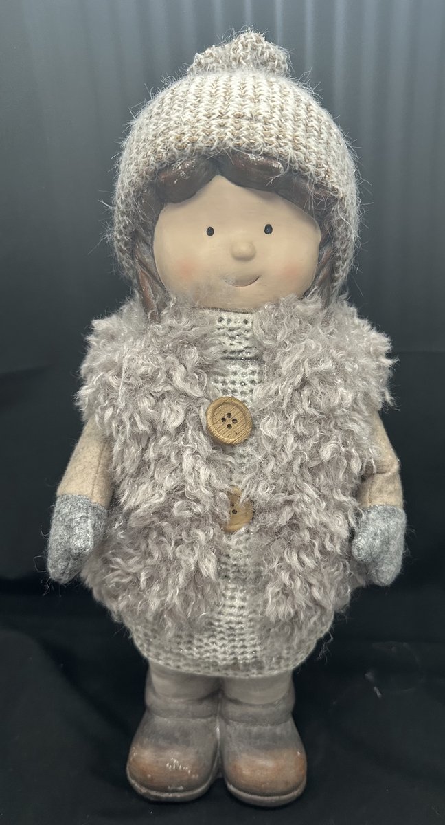 Kerstbeeld Meisje met bodywarmer en muts - taupe - hoogte 35 x 17 x 11 cm - polyresin- Kerst decoratie - woonaccessoires - Kerst accessoires