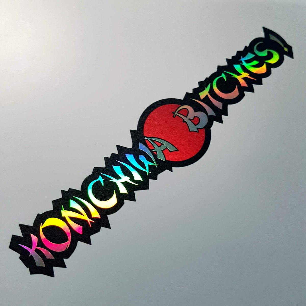 Elzusha - Konichiwa Sticker 17.5 x 3.5 cm voor Auto Tuning