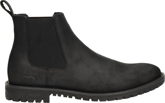 Zwarte leren chelseaboot met elastische zijpanelen en 'MN' logo op de zijkant.