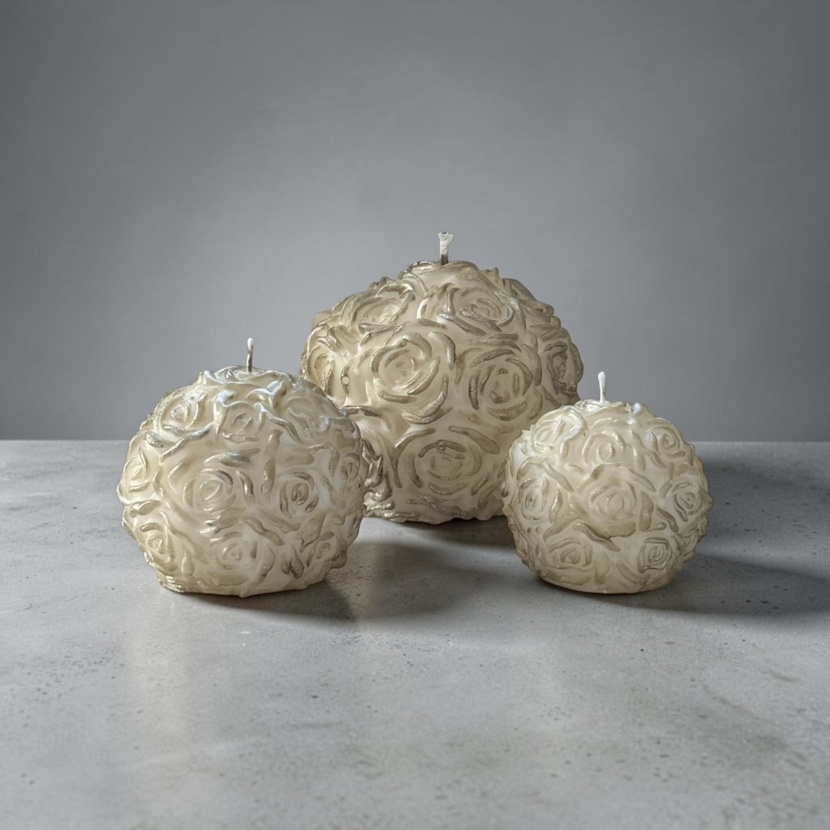 set van 3 decoratieve rozen afgewerkt met goud