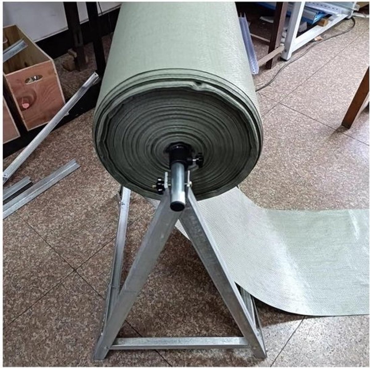 Noppenfolie Dispenser - Verpakking Houder - Verpakken en Beschermen - Stevige Gegalvaniseerde Buis - 60 cm Rolbreedte - Zilver