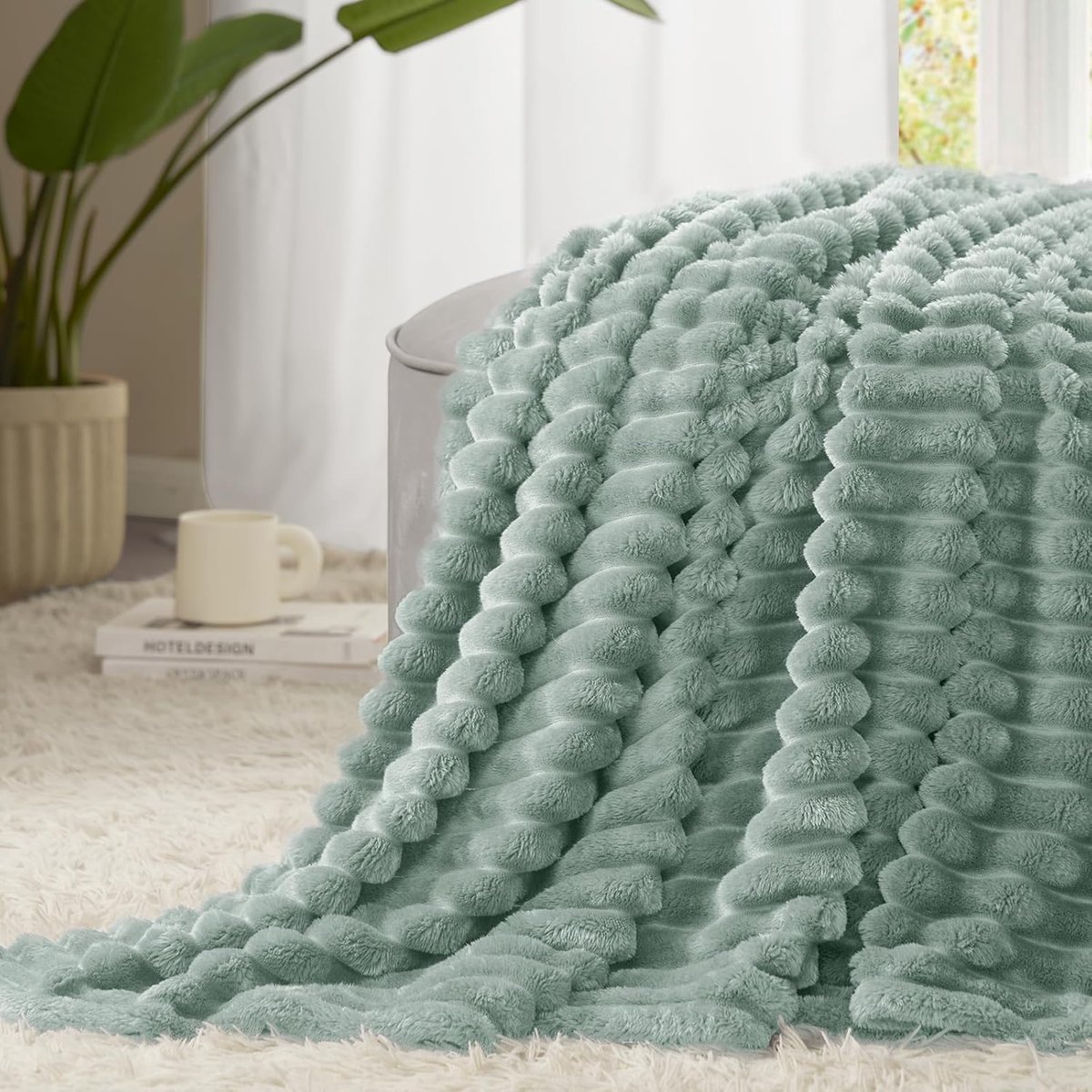 SnelShoppen - WAVVE Fleece Plaid Deken 150x200cm - Zachte Warme Gestreepte Pluizige Dekens voor Bank, Bed, Fauteuil - Schattige Saliegroen Decoratieve