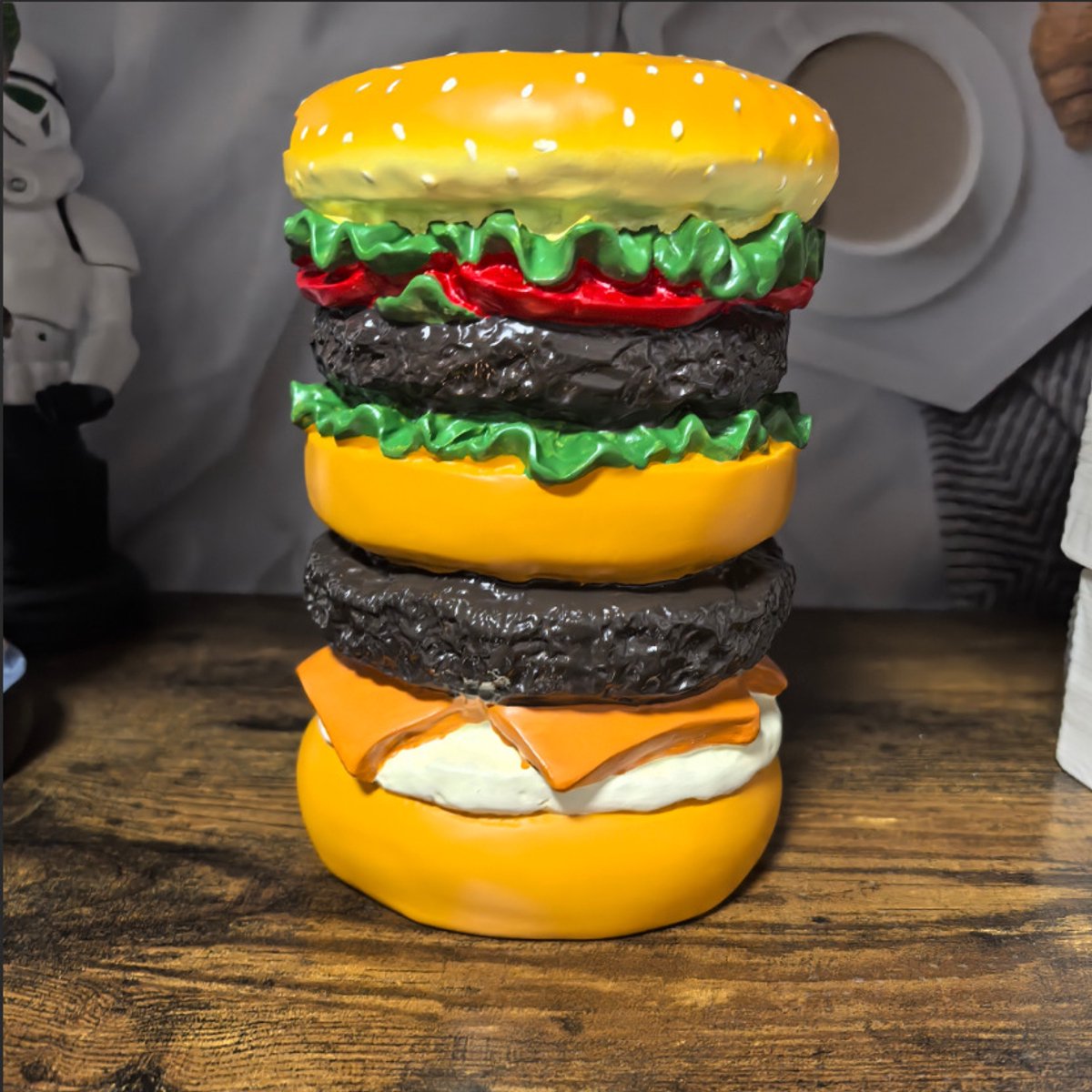 Spaarpot in de vorm van een hamburger, een leuke spaarpot geschikt voor alle leeftijden, zowel jongens als meisjes, een innovatieve rubberen spaarpot, een praktisch cadeau voor verjaardagen, Pasen, bruiloften, enz. - Geel