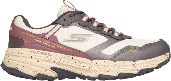 Chaussure de randonnée blanche, rose et grise avec une semelle beige tachetée et des lacets roses.