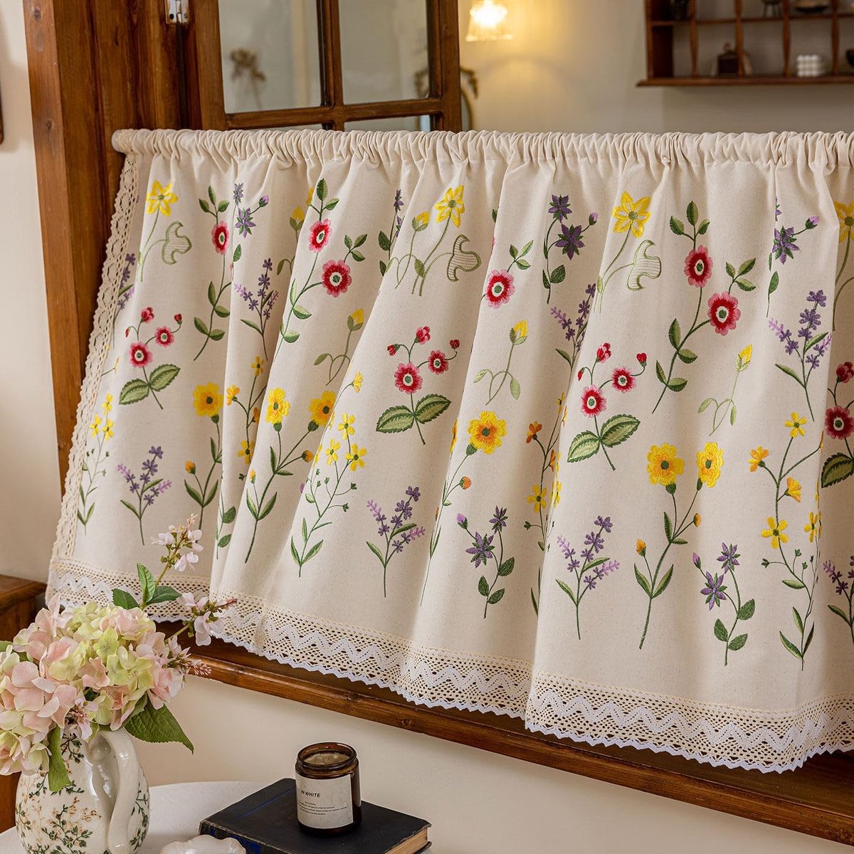 vitrage met bloemenborduurwerk, landhuisstijl, kort gordijn met kanten rand, halfverduisterend, inkijkbescherming, voor keuken, badkamer en deur (H x B 60 x 70 cm), 1 stuk
