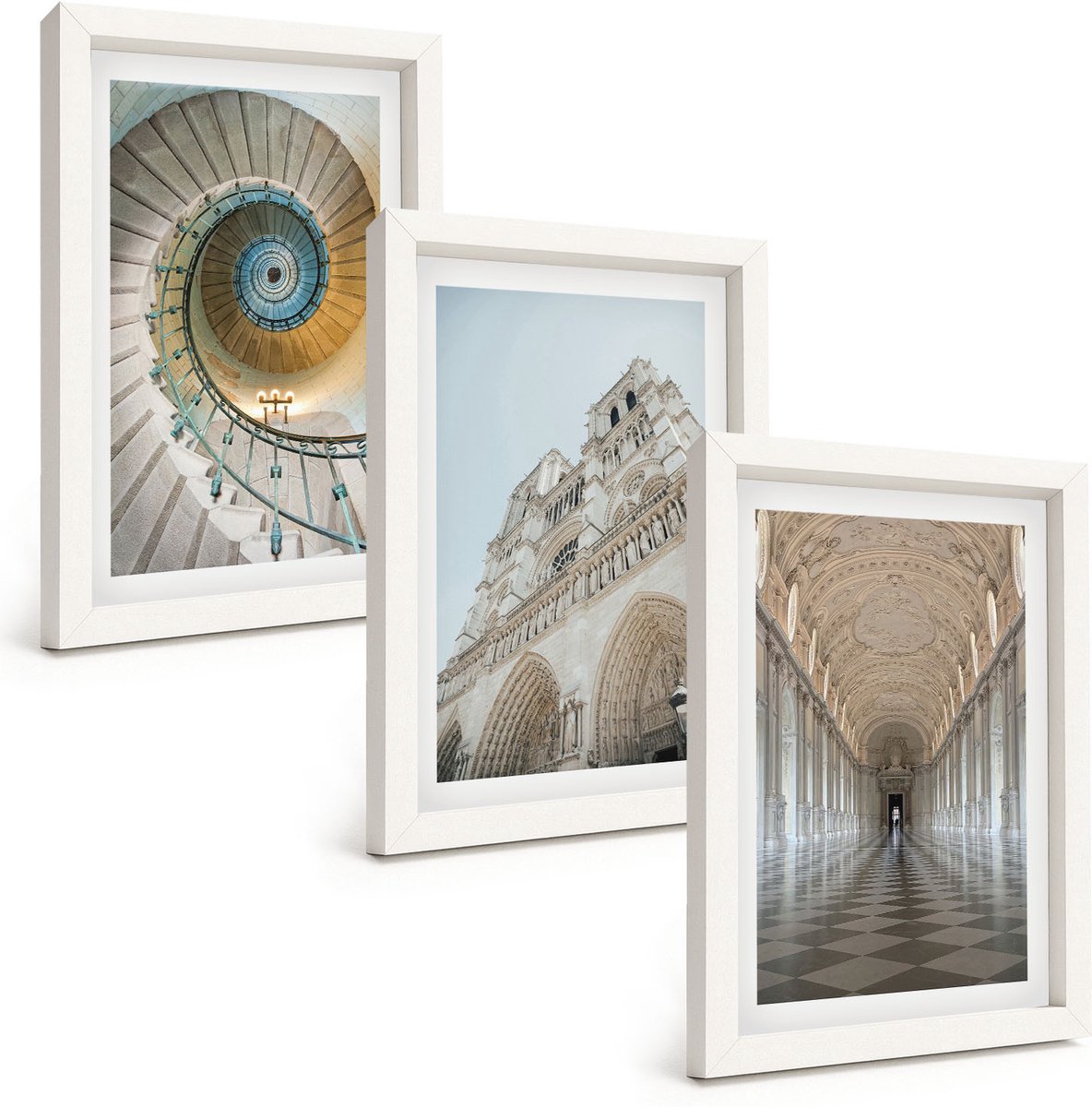 Wallfluent 3-Delige Schilderij Set - Wenteltrap Van De Kathedraal Uitzicht Op De Gevel Van Het Gebouw Tegelgang - 20 x 30 - Decoratieve Schilderijen - Wanddecoratie - Hal - Stijlvolle Muurdecoratie