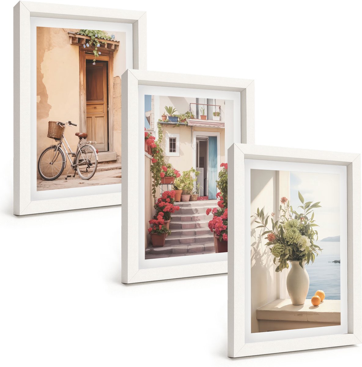 Wallfluent 3-Delige Schilderij Set - Charmante Straatjes Langs De Kust Met Bloemen En Fietsen. - 20 x 30 - Muurdecoratie - Interieur Decoratie - Decoratieve Schilderijen