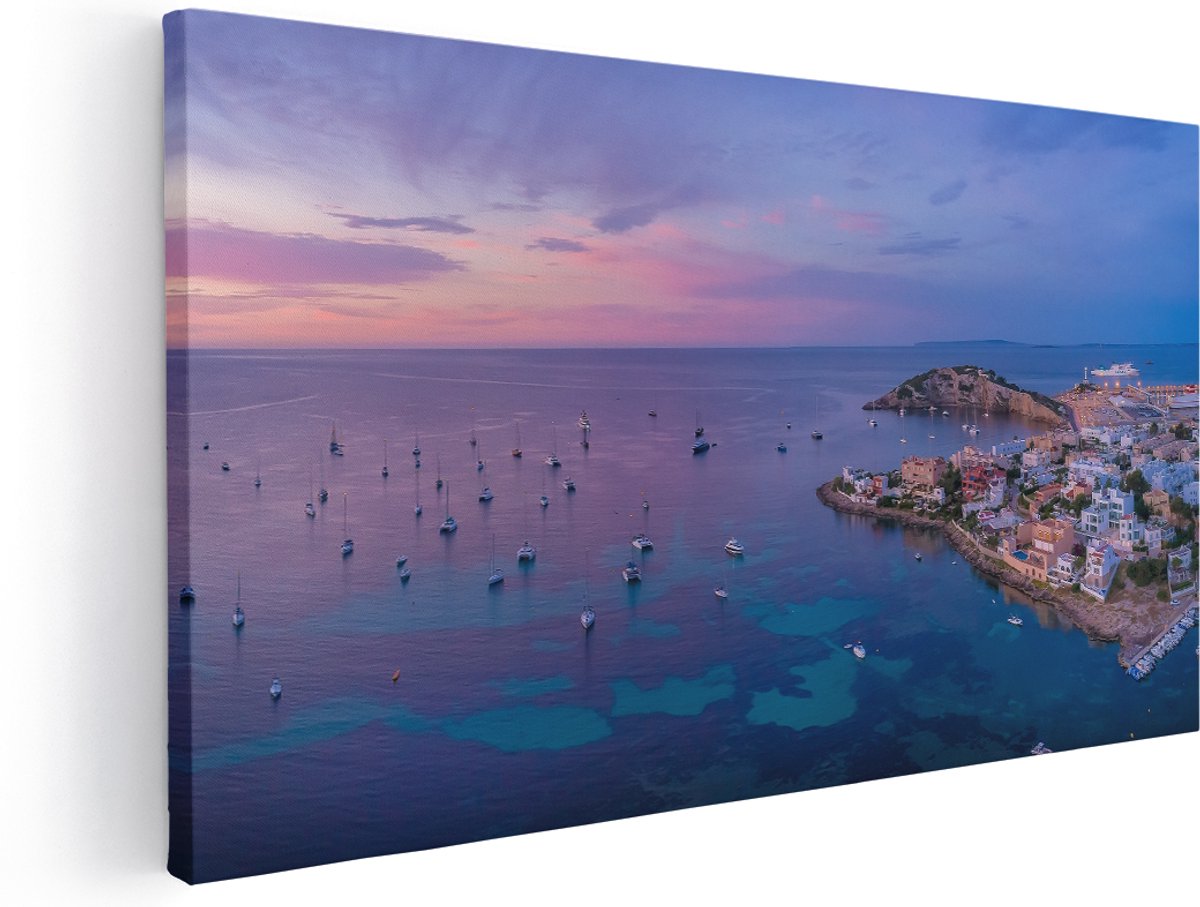 Artaza Canvas Schilderij Ibiza met Boten op het Water bij Zonsopgang - 140x70 cm - Groot - Wanddecoratie Woonkamer - Schilderijen - Muurdecoratie