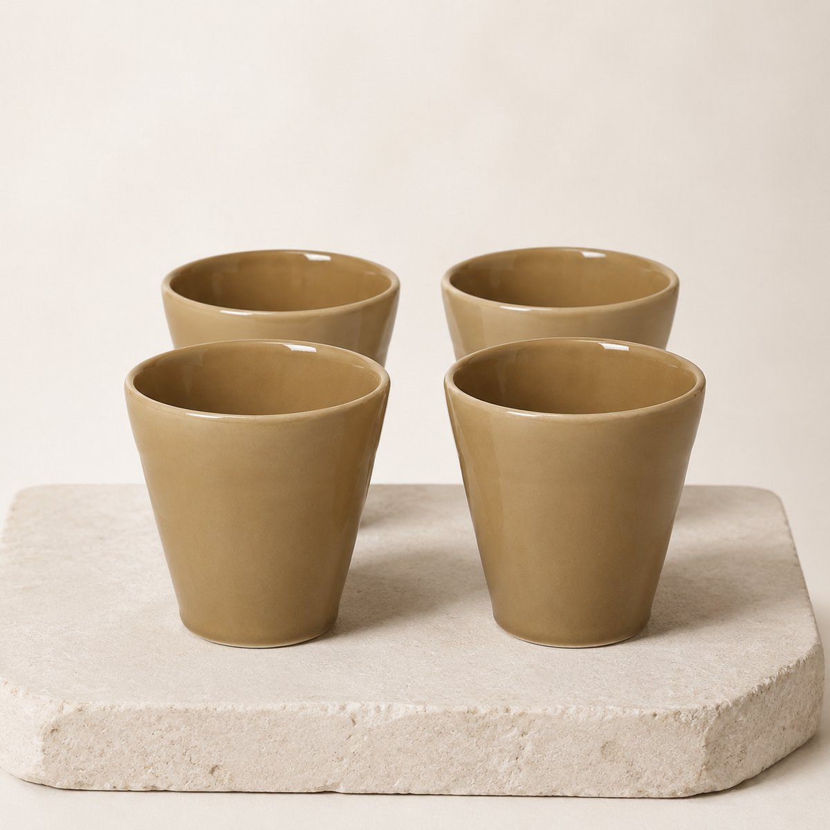 Fameilleur Exclusive Bekerset Olijfgroen 38 cl – 4-Delige Stoneware Drinkbekers zonder Oor- bekerset, bekerset 4 stuks, olijfgroene bekers, bekers, drinkbekers zonder oor-koffiebekers 38 cl-theebekers 38 cl, keramische bekerset, grote bekers