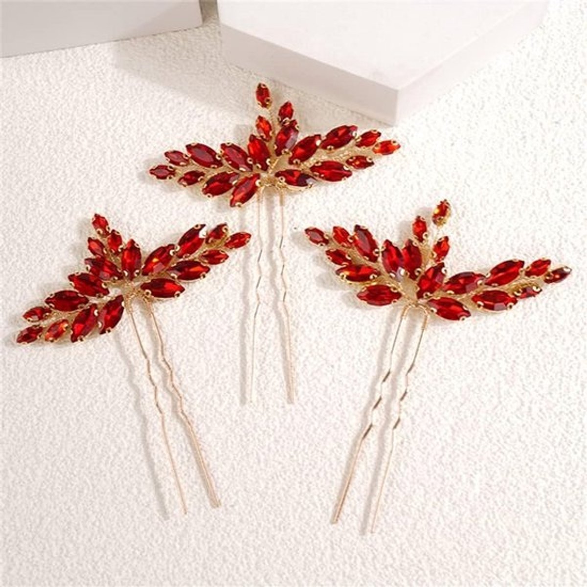 Set van 3 Rode Strass Haarspeldjes in Druppelvorm met Bloemendecoratie - Bruid & Bloemmeisje Haaraccessoires