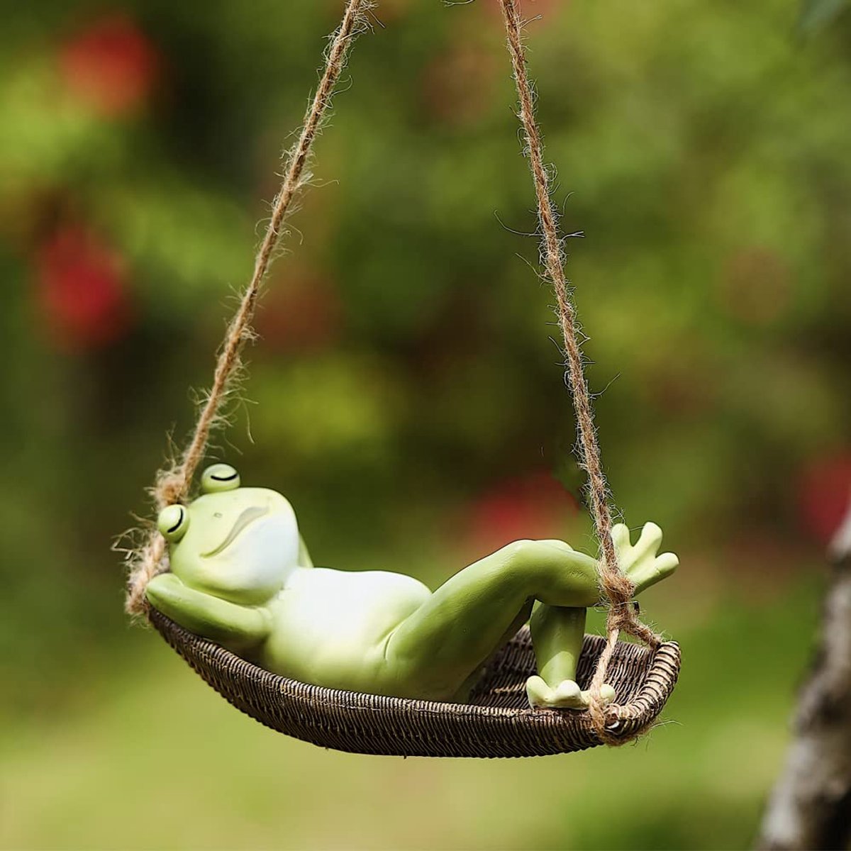 Frosch decoratie - Hangend in hangmat aan touw - Voor tuin, terras, buiten en binnen