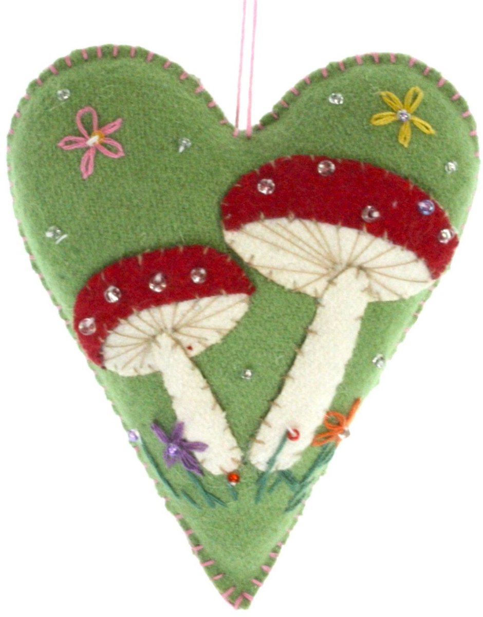 Hart groen met paddestoelen, vilt 9,5x3,5x11cm