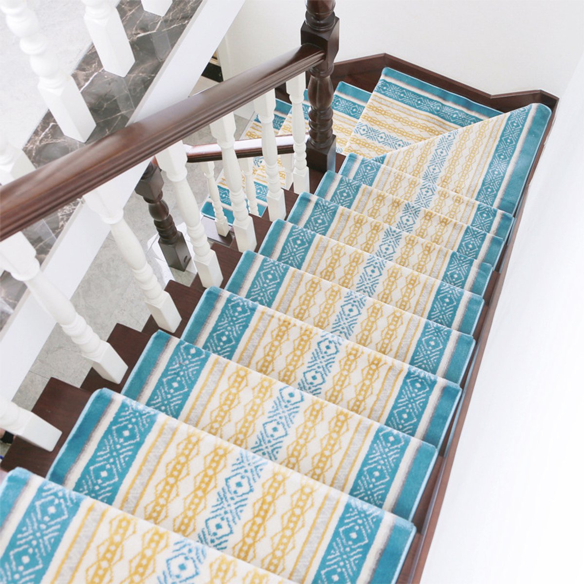 Traptreden mat | Blauw‑geel geometrisch patroon | 75*24+3 cm | Zelfhechtend antislip | Trapbescherming voor binnen