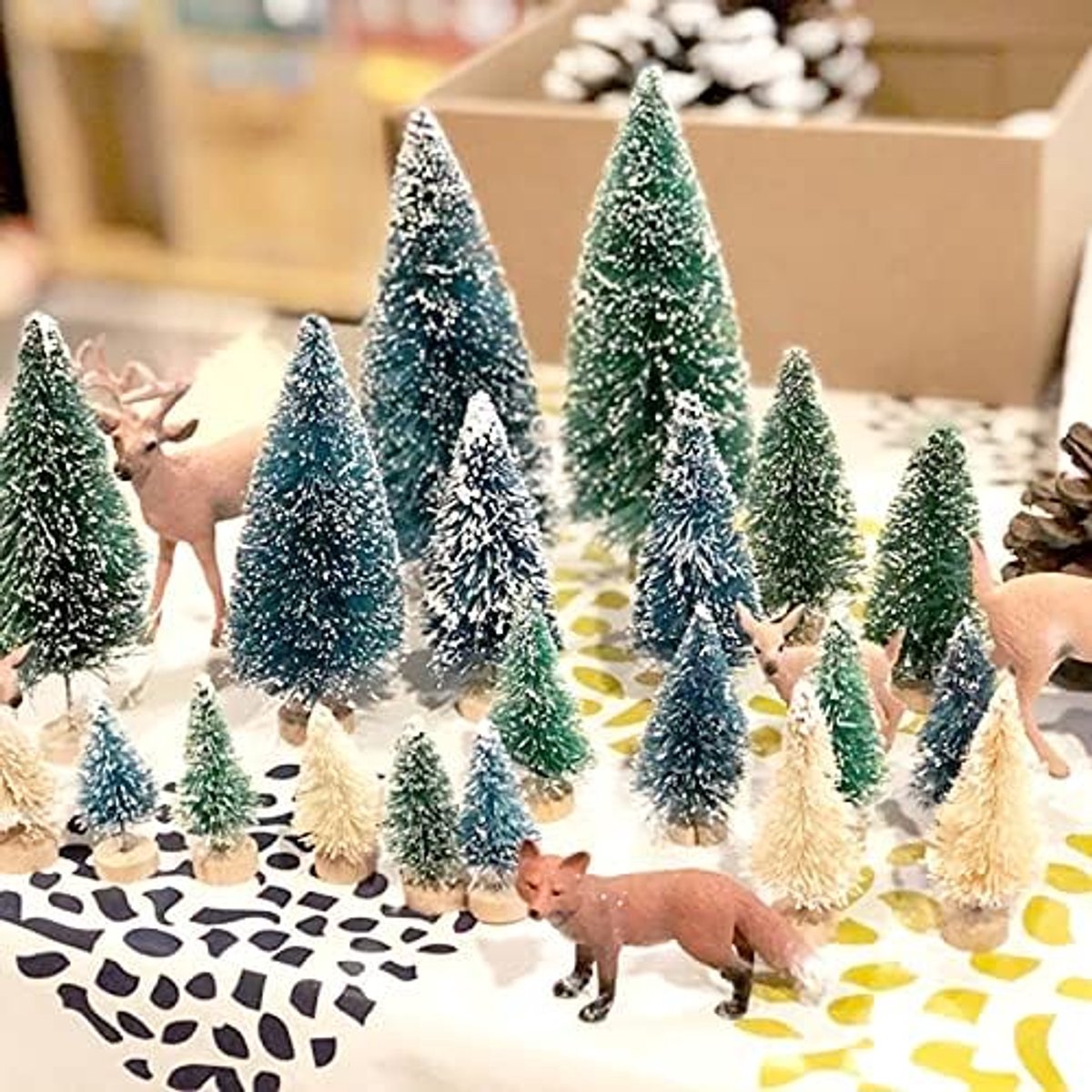 Kunstkerstboom Fake Pine Tree Mini Kunstmatige Kerstboom Mini Sisal Tree Miniatuur Tree Christmas Party Photo Prop for Kerst Ornament (Color : B03-5cm-10pcs pink)