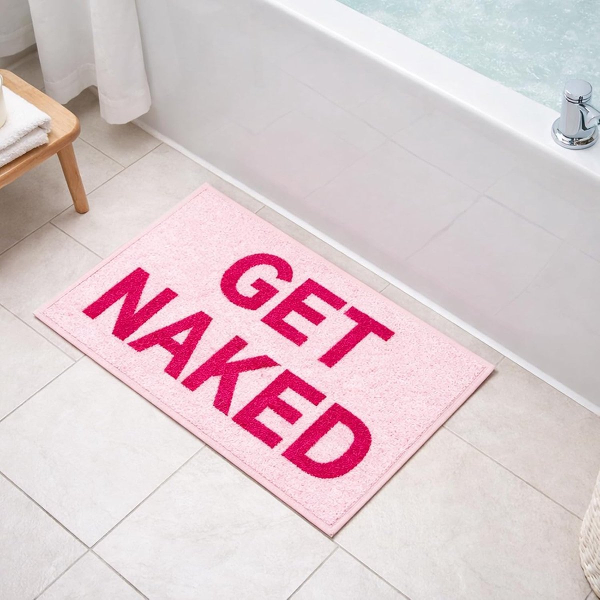 Badmat Get Naked 50x80cm - Roze met Lettering - Zacht en Absorberend - Comfort na het Douchen - SnelShoppen
