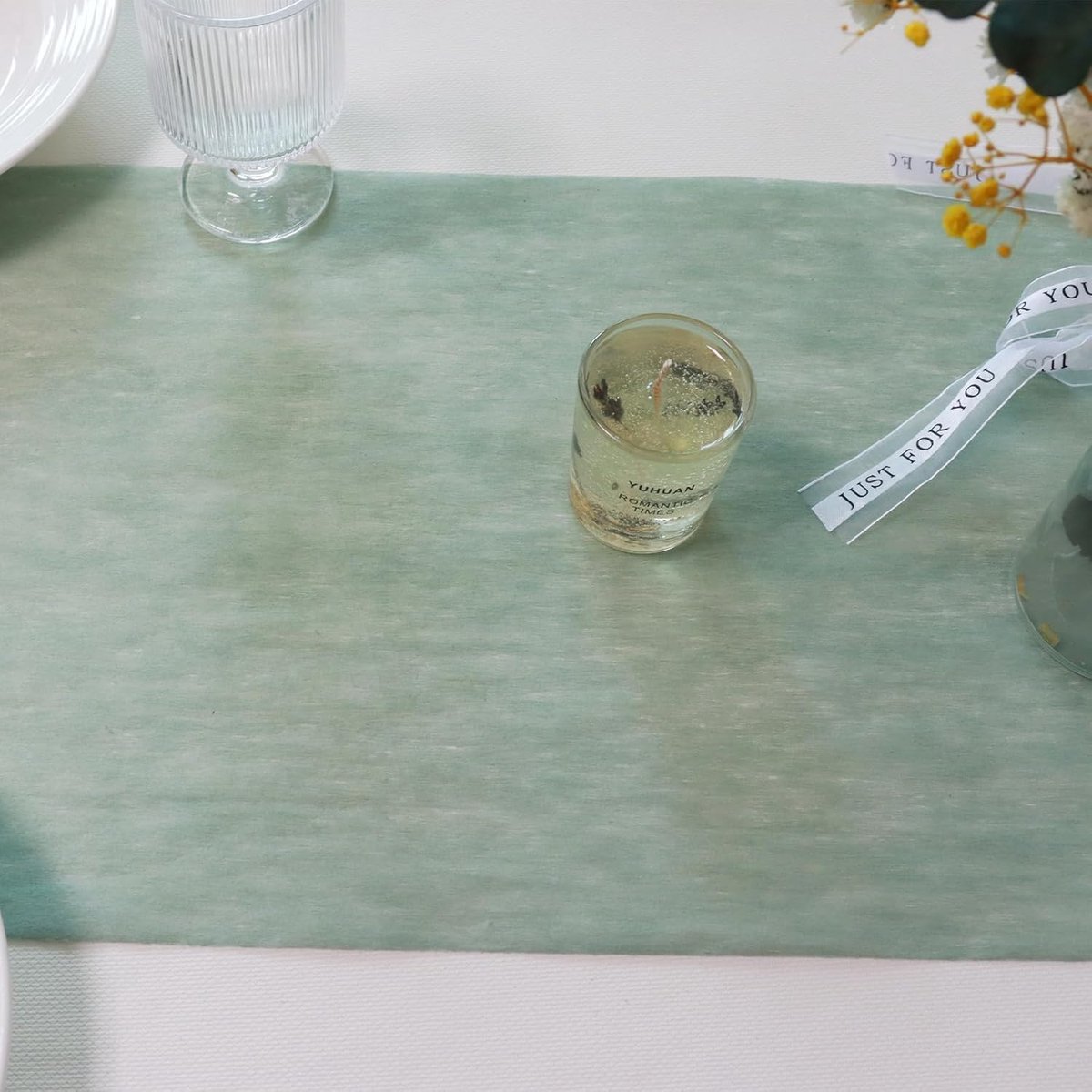 Vlies Tafelloper - Eucalyptus Groen - Op rol voor feestelijke gelegenheden - 25m x 30cm
