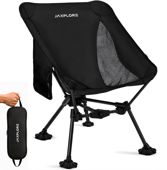 Een zwarte, opvouwbare campingstoel met een draagtas.