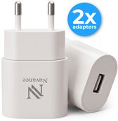 Twee witte Nuvance USB-A opladers, één met "2x adapters" blauwe cirkel. Met het Nuvance logo.