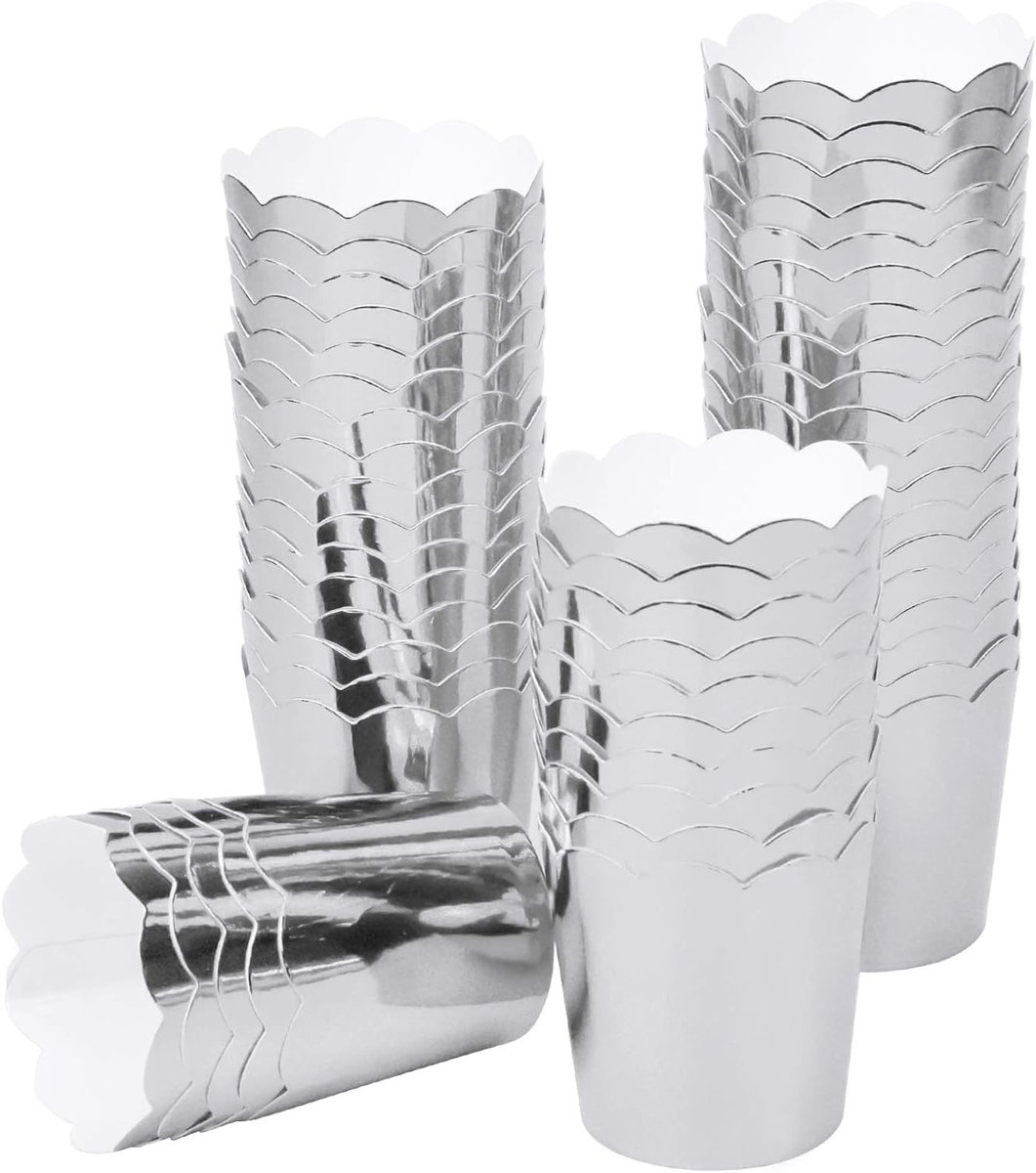 50 Stuks Papieren Cupcake Cases - Wegwerp Muffinvormpjes voor Taarten, Bruiloften en Feestjes - Ideaal voor Gebak en Desserts, Formaat 45 x 50 mm (Zilver)