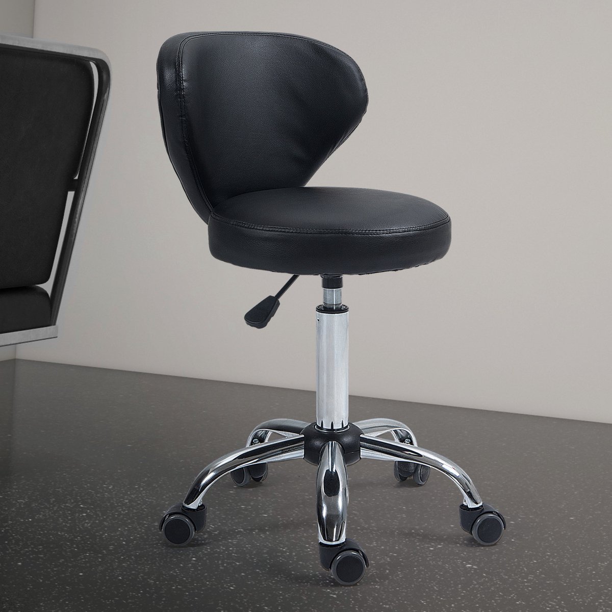 DESMIU Bureaukruk - Rollhocker Met Rugleuning - 360 Graden Draaibaar En In Hoogte Verstelbaar 51-66 Cm - Voor Salon En Thuis - Kunstleer Zwart