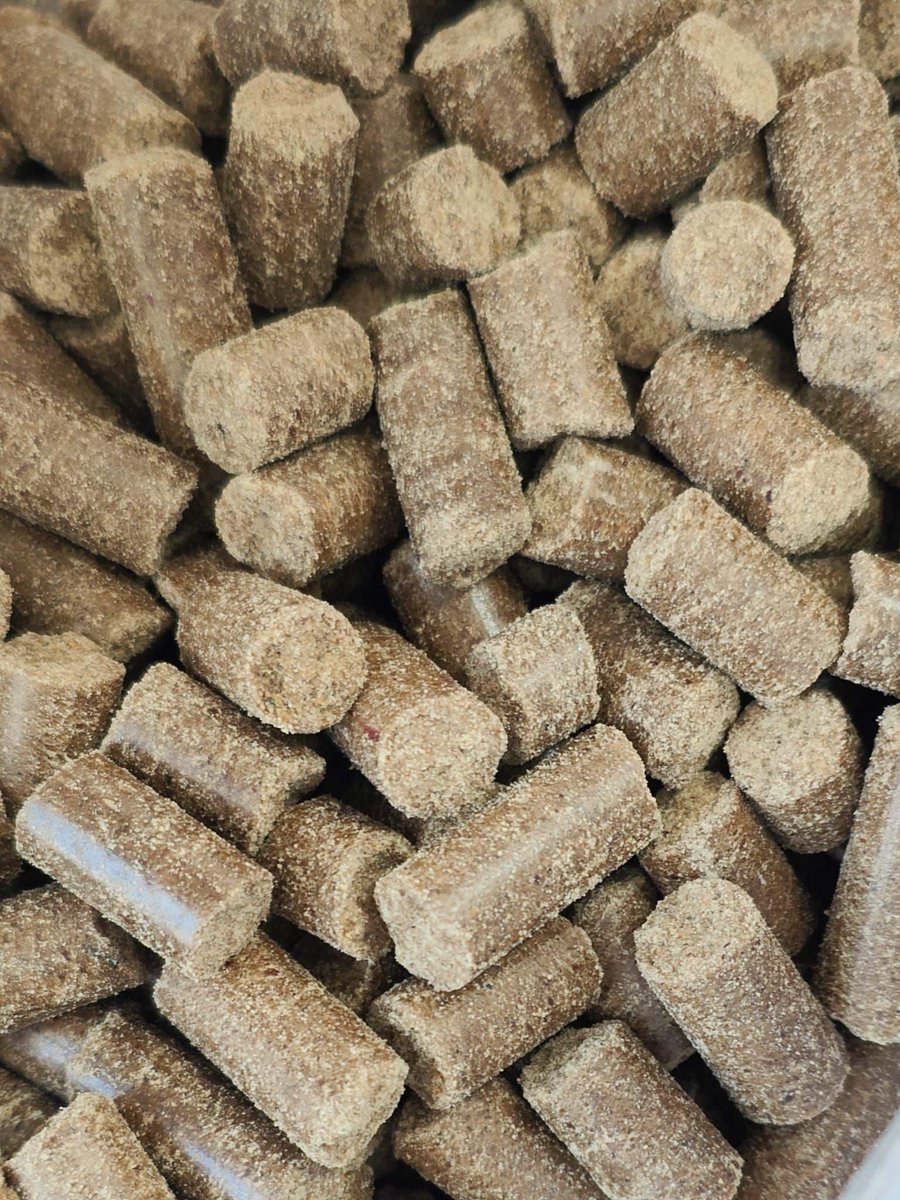 Vleesje koud geperste brok Eend zak 15 kilo