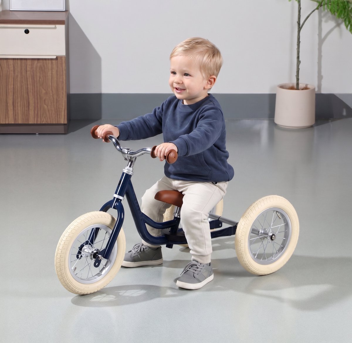 Køvapää Trike - 2 in 1 Loopfiets - 1.5 t/m 4 jaar - Met Naamsticker - 12 inch – Loopfiets - Blauw — afbeelding 3