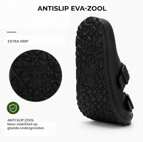 Onderkant van een zwarte slipper met een antislip profiel en een cirkelvormige close-up.
