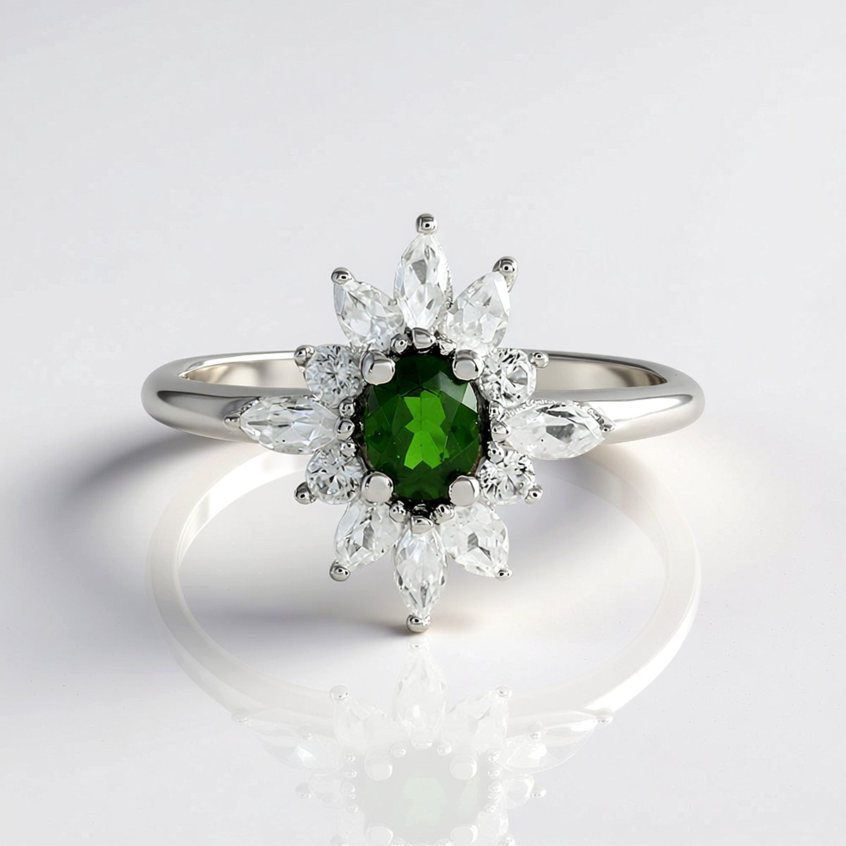 Cavill - Elegante Zilveren Ring met 0,297 ct Ovale Russische Diopsied - 925 Sterling Zilver Geplatineerd - Marquise Zirkonia Accenten - Luxe Sieraad