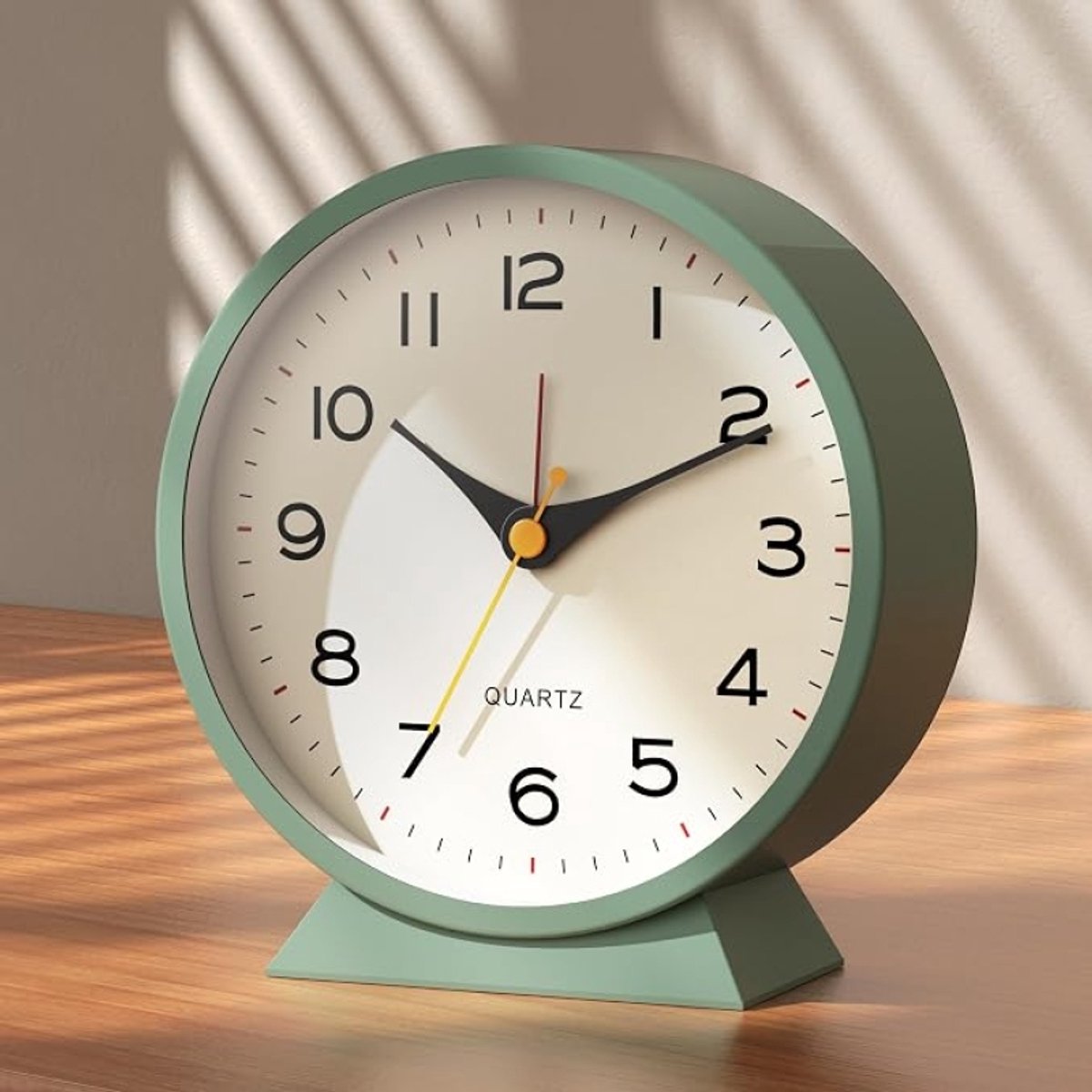 Analoge wekker 11.50cm – Retro metalen tafelklok op batterijen, stil non-ticking met nachtlampje voor slaapkamer, nachtkastje en woonkamer – Groen