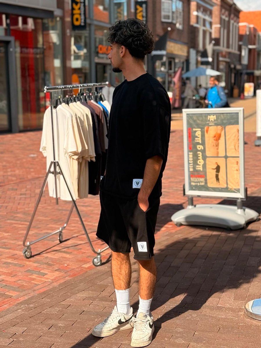 Zomerset | Premium Casual Co-ord Set Heren | T-shirt & Shorts | Kenmerken / Bullet | s zwart