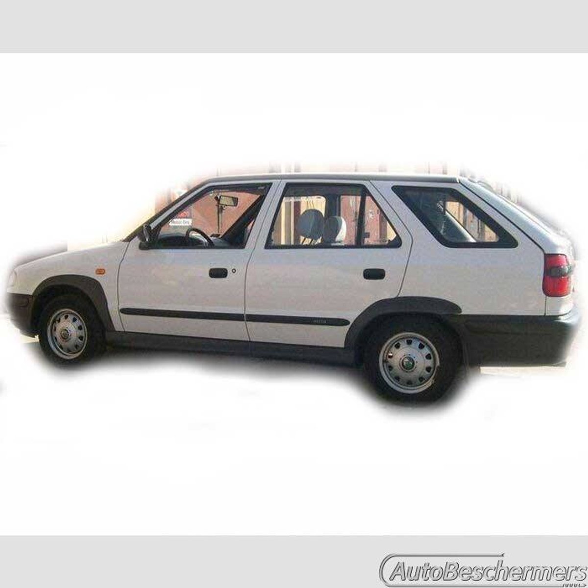 Stootlijsten set zwart voor Skoda Felicia 1995-12.2000. De stootstrips zijn zelfklevend. Set a 4 stuks (#0001)