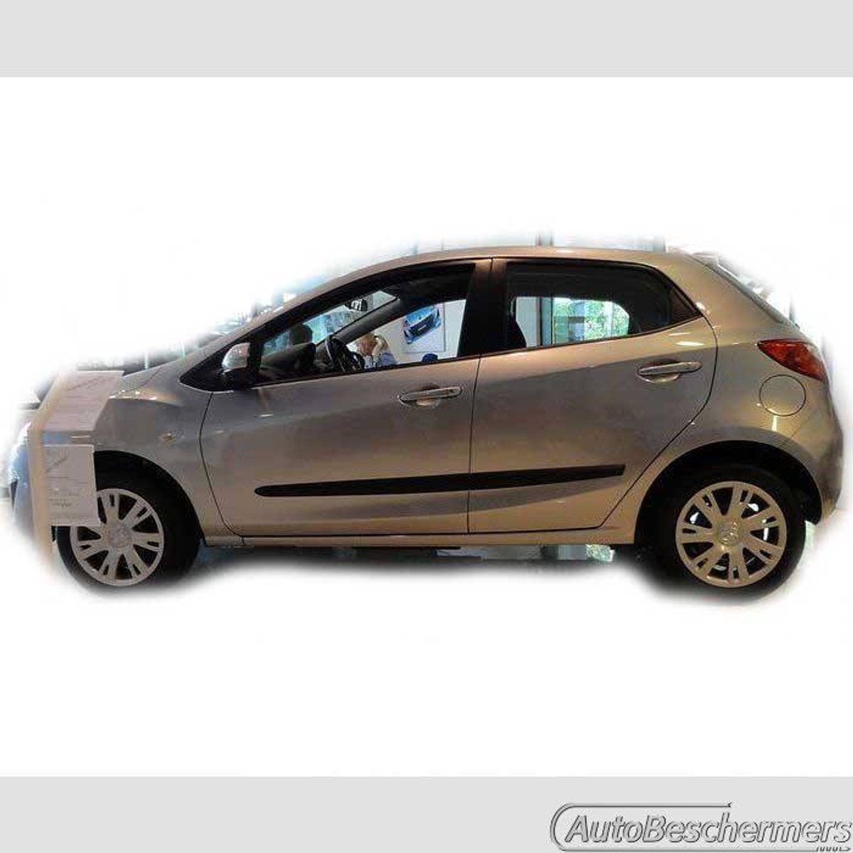 Stootlijsten set zwart voor Mazda2 2011-2014. De stootstrips zijn zelfklevend. Set a 4 stuks (#0022)