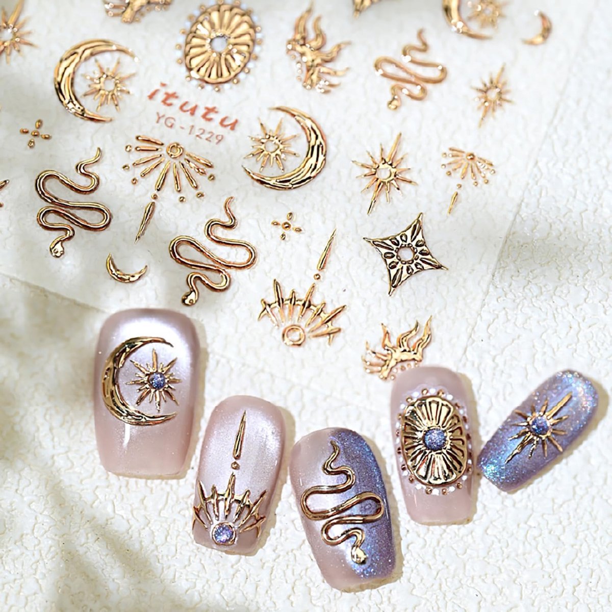 SnelShoppen - 1 Blad Sterren Nail Art Stickers - Zelfklevende Gouden Slang Nail Art Accessoires - 5D Bronzen Sterren & Maan Nail Stickers voor Feestel