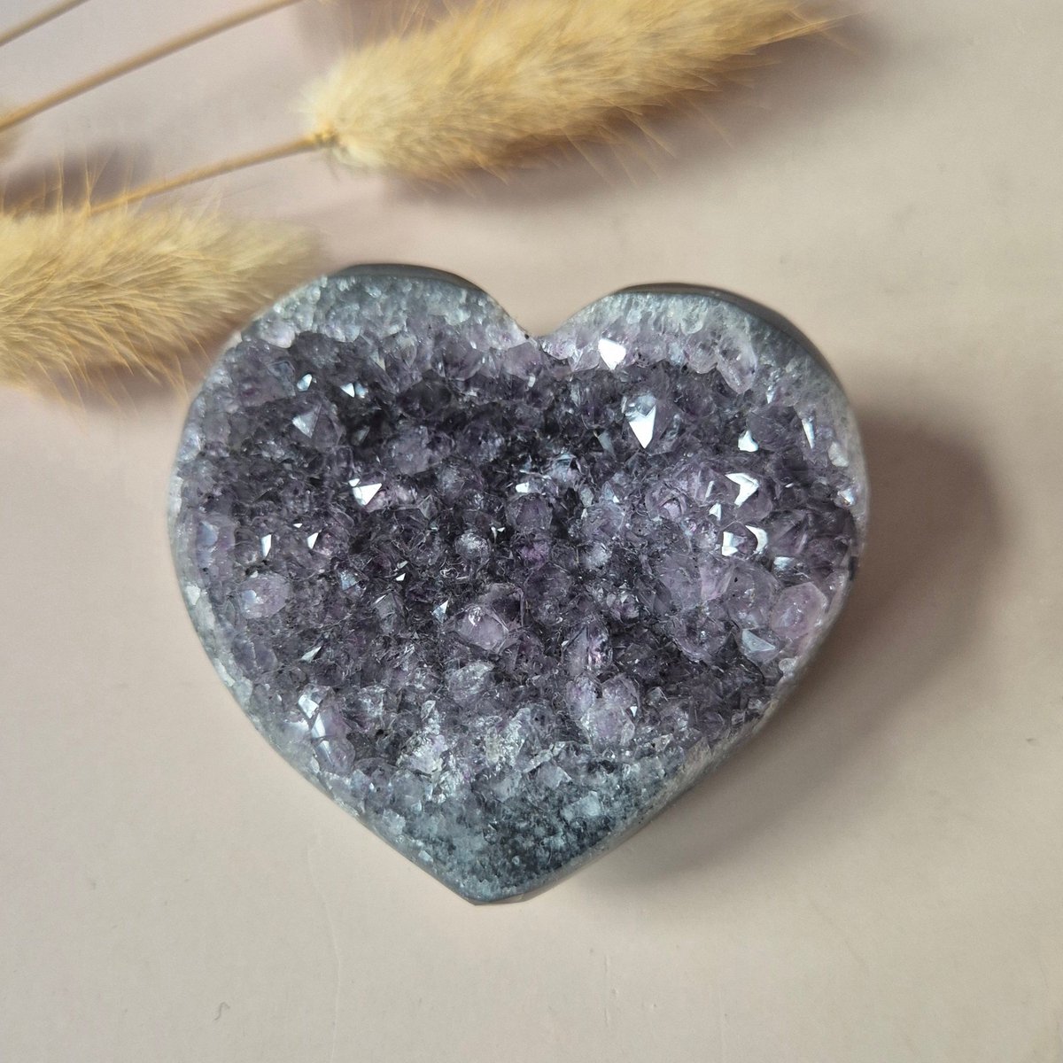 Amethist Druzy Hart 155g – Natuurlijk Edelsteen Hart met Sprankelende Kristallen
