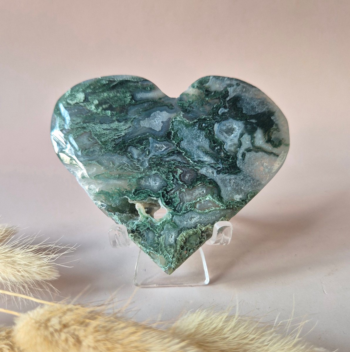 Edelsteen Druzy Mosagaat Hart op Metalen Standaard – #122 130-150gram