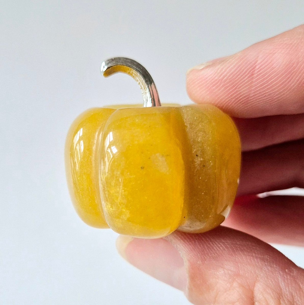 Mini Gele Jade Pompoen – 20mm Edelsteen Decoratie (Halloween)