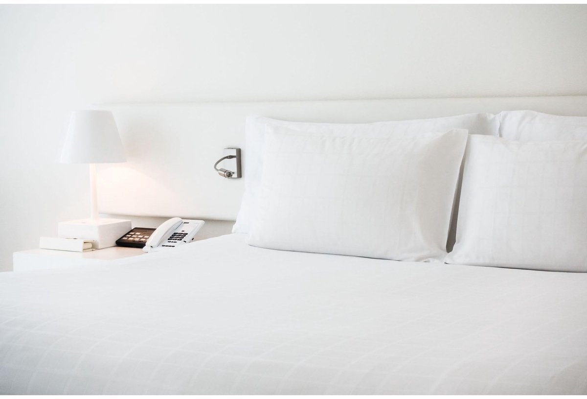 Omgoods - Fitted Sheet 160 cm van 100% Hoogwaardige Katoen, Wit, Lichtgewicht en Ademend