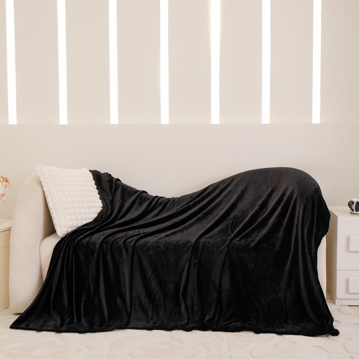 Omgoods - Zachte Winter Deken van Fleece - Knuffel Deken, 150 x 200 cm, Zwart