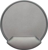 Grijze, ronde muismat met een ergonomische polssteun.