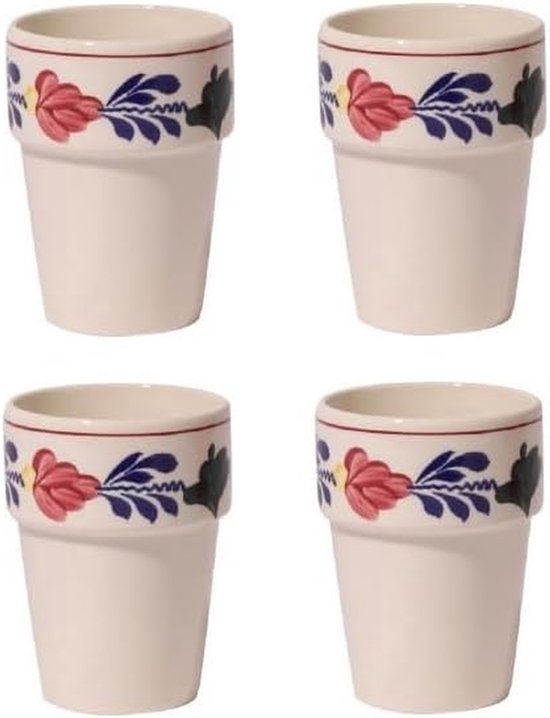 Set van vier witte melkbekers met een traditioneel kleurrijk Boerenbont-bloemmotief en een inhoud van 25 cl.