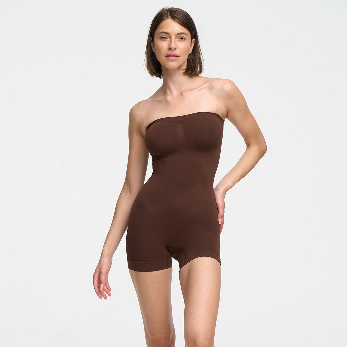 creamyfabrics Creamy Fabrics - Bodysuit Sculpting Shapewear Strapless - Met Shorts - Ultra Zacht - Sculptend - Comfortabel - Bruin - L