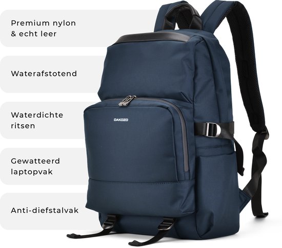 Donkerblauwe rugzak met lederen accenten, met tekst over waterafstotend nylon, waterdichte ritsen, laptopvak en anti-diefstalvak.