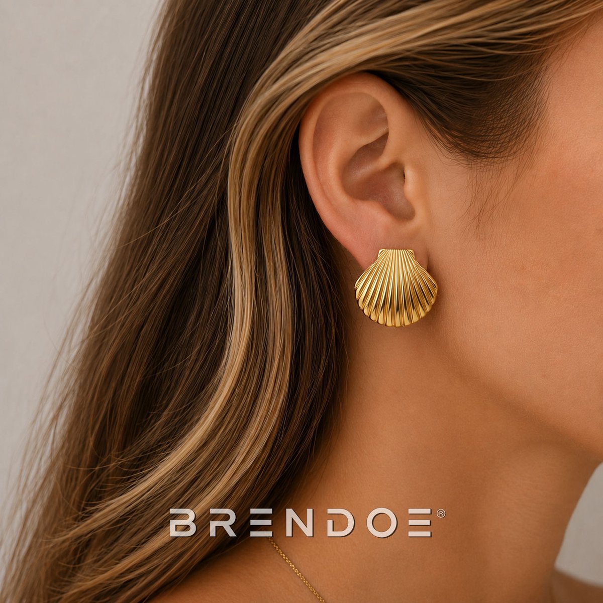 Brendoe Schelp Oorbellen Goud – 18K Vergulde RVS Oorstekers – Waterproof Shell Studs – Zomer Sieraden Dames
