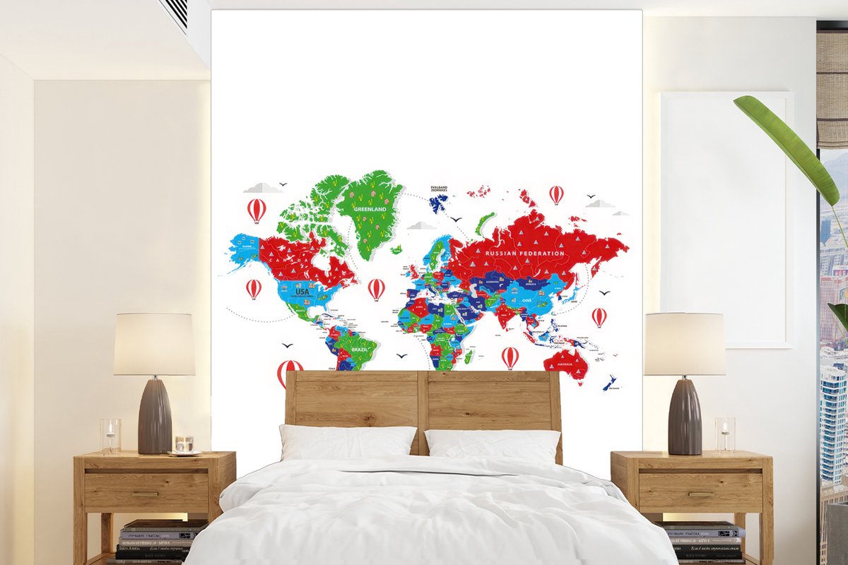 Behang - Fotobehang Wereldkaart - Kleuren - Luchtballon - Breedte 165 cm x hoogte 220 cm