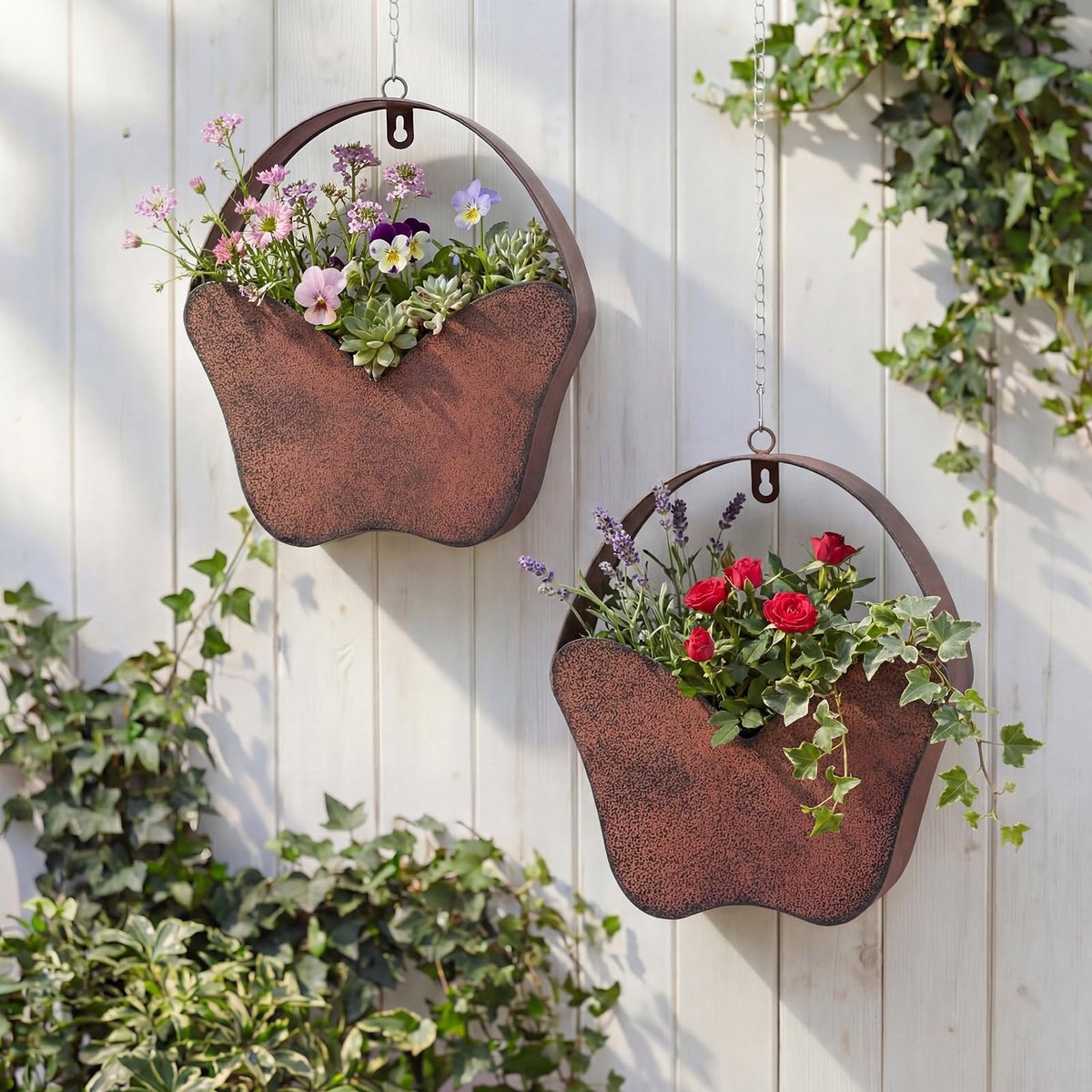 2-Delige Set Metalen Hangende Bloempot Roestige Bloempotdecoratie Vlindervormig Met Roestlook Vintage Tuindecoratie Cadeau Voor Vrouwen, Moeders, Moederdagcadeau, Tuinliefhebbers